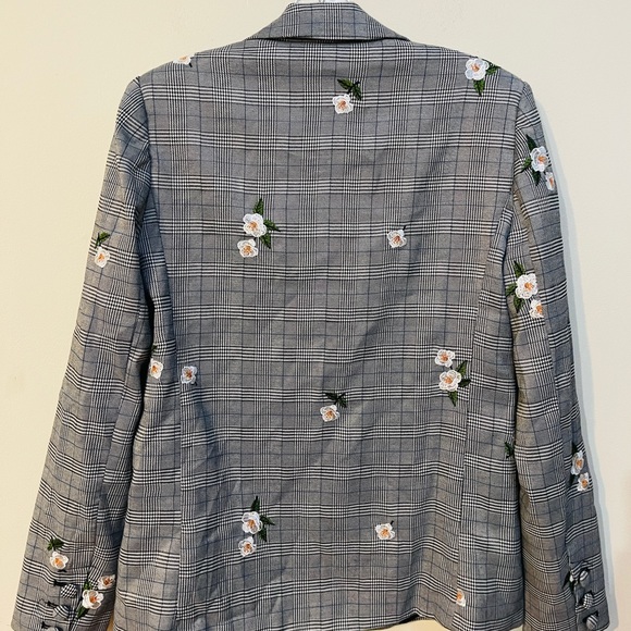 Forever 21 Blk & White Blazer w/ Embroidered Flowers - Picture 7 of 8